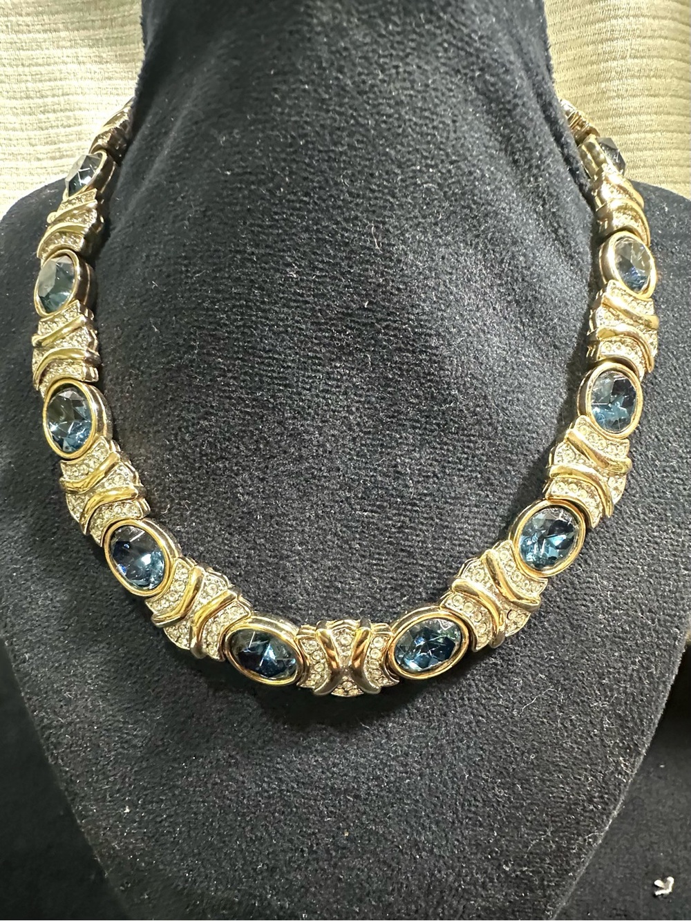 🚨Lovely Oval Blue & Clear Glass Rhinestone Couture Collar Necklace